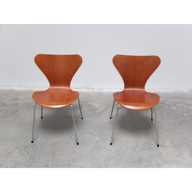 Series 7 Chairs in Teak by Arne Jacobsen for Fritz Hansen, 1986, Set of 2 For Sale - Image 5 of 18
