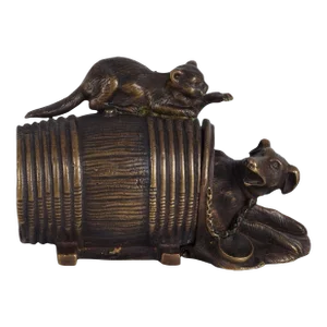 1900 European Unsigned Dog & Cat Bronze Mechanical Match Holder