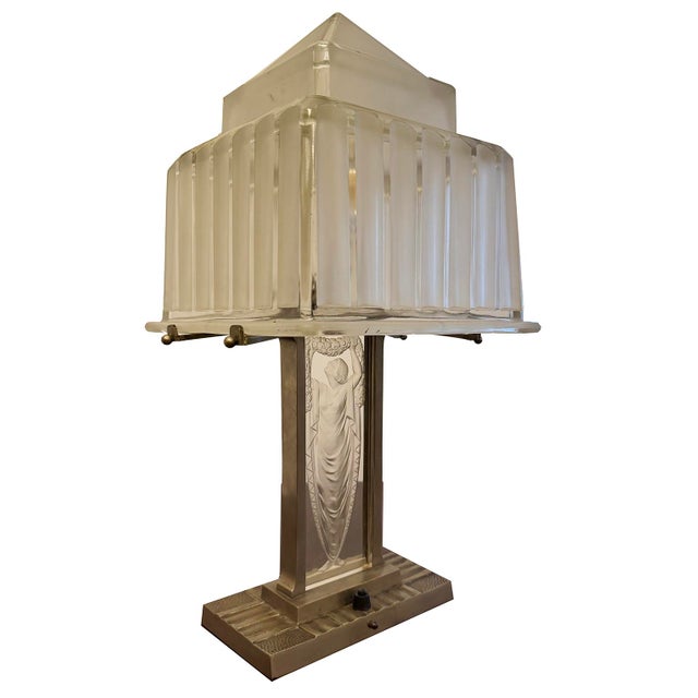 Art Deco Table Lamp from Hettier & Vincent, 1930, in Very Good conditions. Designed 1920 to 1949 This piece has an...