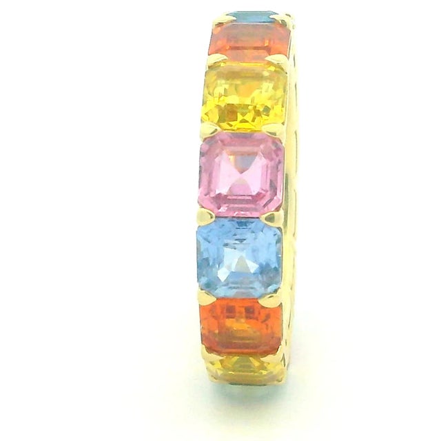 2000 - 2009 18k Yellow Gold Multi-Color Sapphire Eternity Ring – Italian Fine Jewelry, Size 6 For Sale - Image 5 of 11