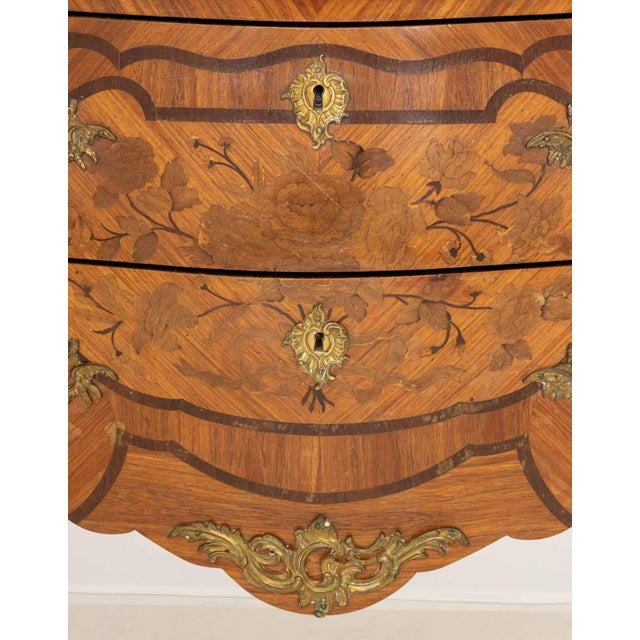 French Louis XV Style Walnut Bombe Commode For Sale - Image 3 of 10