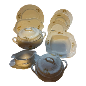 New 1980s Exquisite Porcelain With Gold Roses by Rosenthal. - 79 Piece