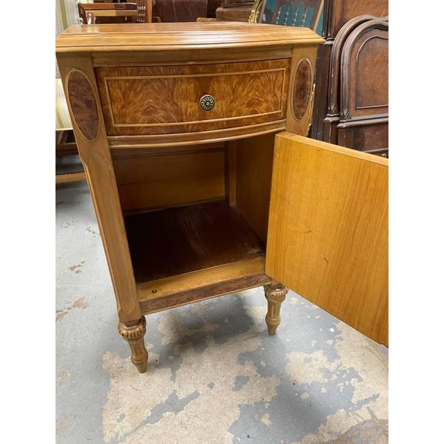 Early 20th Century Antique French Provincial Hand Carved Wooden Nightstand, Burl Wood Inlay, Refinished For Sale - Image 5 of 7