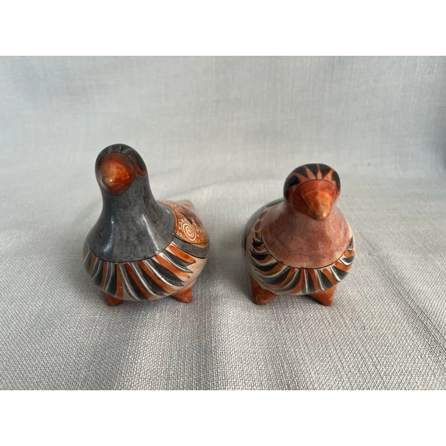 Late 20th Century Pair of Vintage Mexican Folk Art Hand Painted Clay Bird Pidgeons For Sale - Image 5 of 12