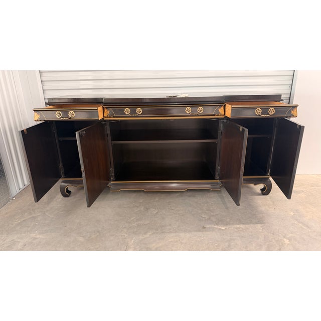 1984 Karges Furniture Hand-Painted Chinoiserie Lacquer Credenza With Asian Chow Legs For Sale - Image 11 of 15