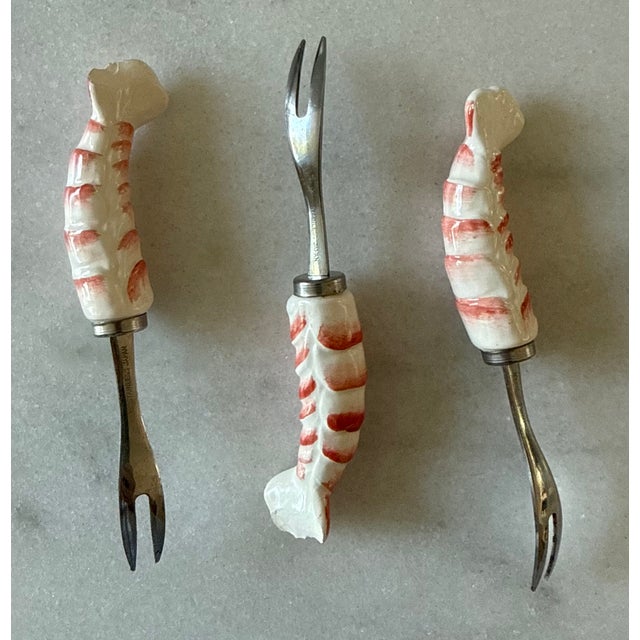 Set of 4 Vintage Coastal Shafford "Sea Fare" Shrimp Tail Bowls, Small Plates and Forks For Sale - Image 11 of 18
