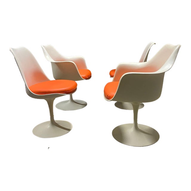 Set of Four Vintage Knoll Eero Saarinen Tulip Chairs For Sale