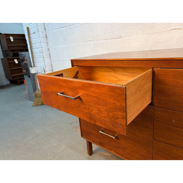 Brown Mid 20th Century Walnut Nine Drawer Dresser by Detroit Furniture Co. For Sale - Image 8 of 15