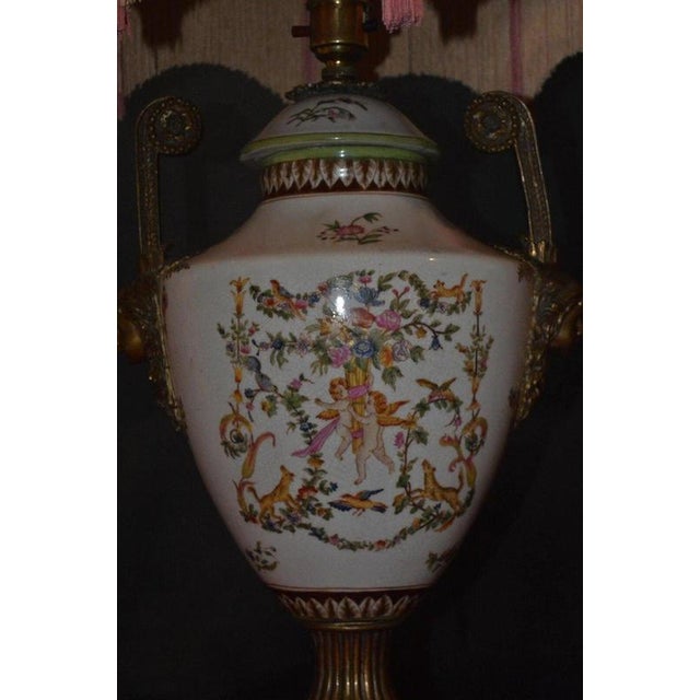 Metal Neoclassical Sèvres Gilt Porcelain Amphora Table Lamp with Silk Shade, France, 1850s For Sale - Image 7 of 18
