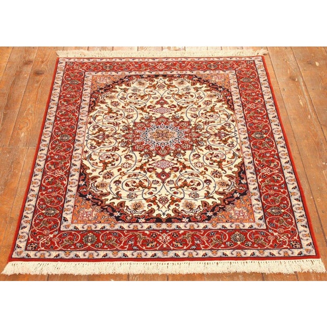 Middle Eastern Rug in Wool For Sale - Image 4 of 11