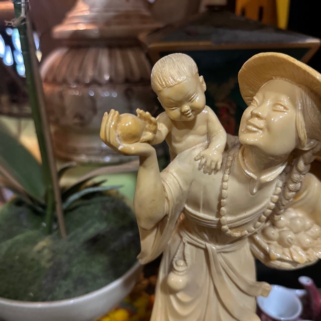 Up for consideration is a beautiful vintage Asian style resin figurine. This would look lovely in your home and it is the...