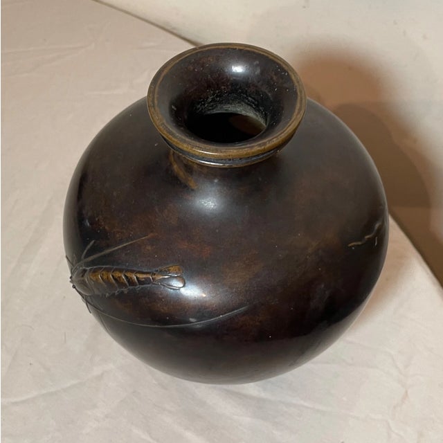 Antique 19th Century Japanese Coy Crustacean Craw Fish Signed Bronze Meiji Vase For Sale - Image 13 of 17