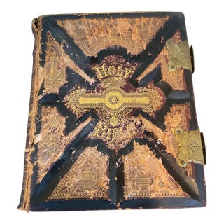 Antique Late 19thth Century Pronouncing Parallel Holy Bible With Ornate Metal Clasps For Sale