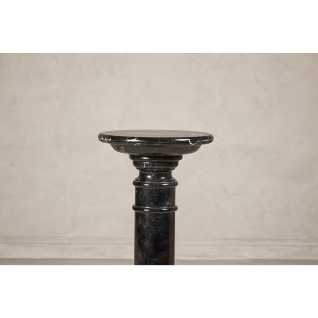 Mid 20th Century Vintage Black Marble Column Pedestal with White Veining and Stepped Base For Sale - Image 5 of 12