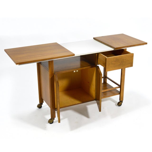 Mid 20th Century John Widdicomb Bar Cart / Server with Expanding Top For Sale - Image 5 of 11