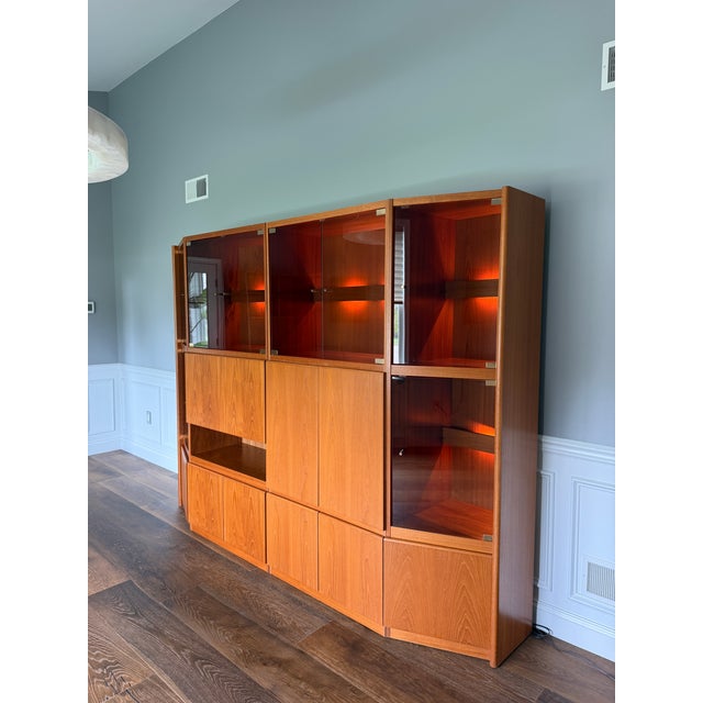 Mid-Century Modern 1970s Belgian Modern RVC Royal Viking Contemporary 4-Piece Lighted Wall Unit & Bar, 103" For Sale - Image 3 of 14