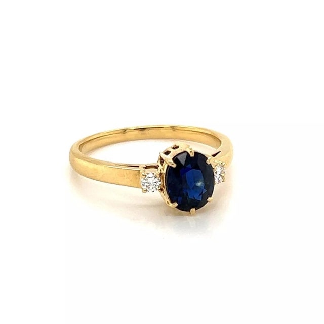 Contemporary Mikimoto Diamond Sapphire 18k Yellow Gold Ring, Size 6.5 For Sale - Image 3 of 8