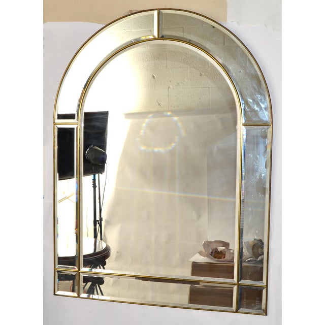 1970s Venetian Arch Shaped Beveled Glass Brass Wall Mirror Hollywood Regency For Sale In Miami - Image 6 of 14