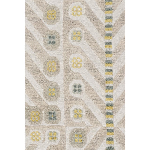 Rug & Kilim’s Scandinavian Style Rug in Off-White and Beige Geometric Patterns - 6x9 For Sale In New York - Image 6 of 8
