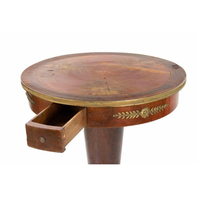 Vintage Walnut Table in Style realized in Italy in 1950s. Dimension of the base: 50 cm. Very good condition.