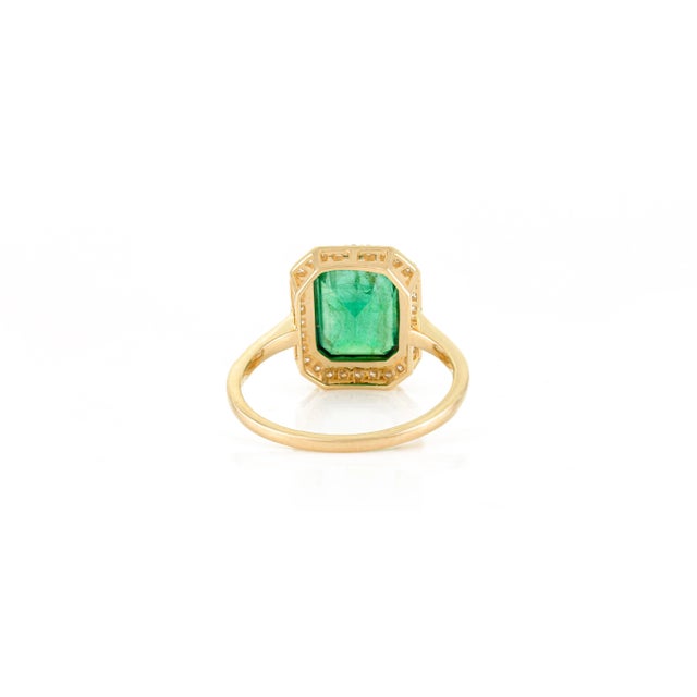 Metal Chic Halo Diamond Emerald Bridal Ring in 14k Gold Size 5 For Sale - Image 7 of 12