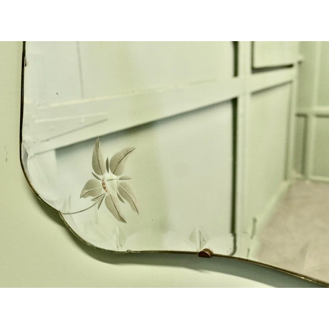 French Art Deco Wall Mirror with Etched Flowers, 1930s For Sale - Image 3 of 8