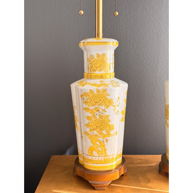 1960s 1960s Pair of Japanese Porcelain Chinoiserie Lamps by Marbro For Sale - Image 5 of 12