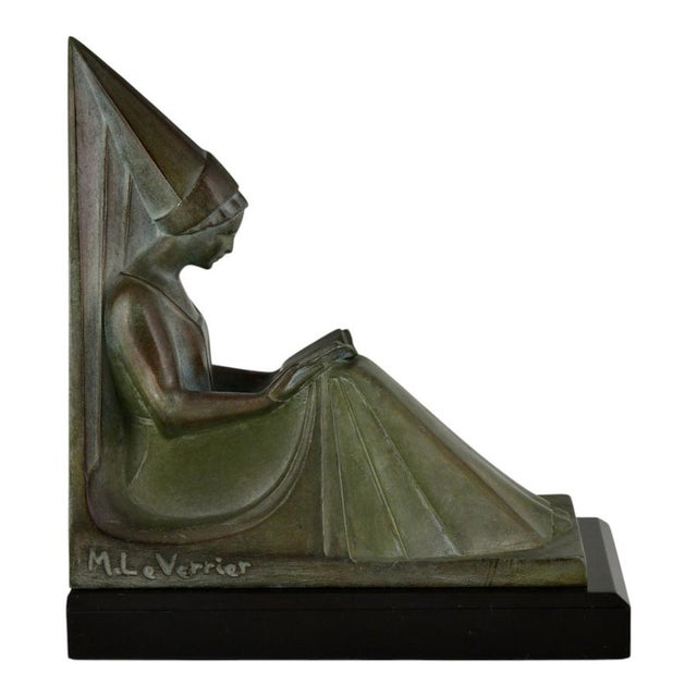 1930s Art Deco Bookends with Reading Medieval Ladies by Max Le Verrier, 1930s, Set of 2 For Sale - Image 5 of 8