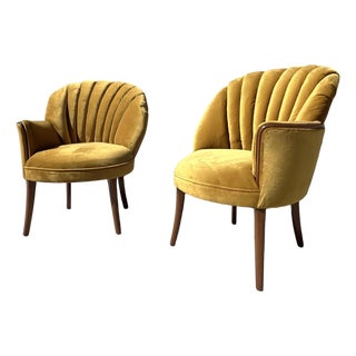 Vintage Art Deco 1940s Velvet Chartreuse Gold Shell Back Walnut Color Pair Chairs Streamline Restored For Sale