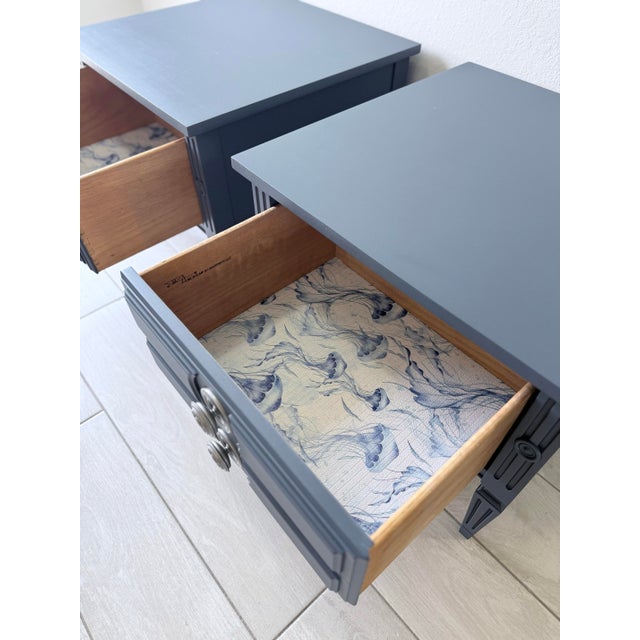 1960s Vintage American of Martinsville MCM Blue Nightstands / End Tables Pair – Professionally Refinished For Sale - Image 5 of 6