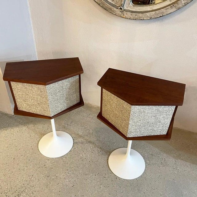 Beige 1968 Bose 901 Series Speakers on Eero Saarinen Tulip Bases For Sale - Image 8 of 11