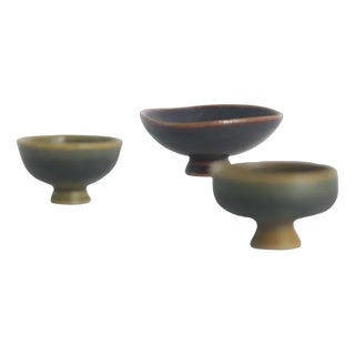 Small Mid-Century Scandinavian Modern Collectible Brown Stoneware Bowls by John Andersson for Höganäs Ceramics, 1950s, Set of 3 For Sale