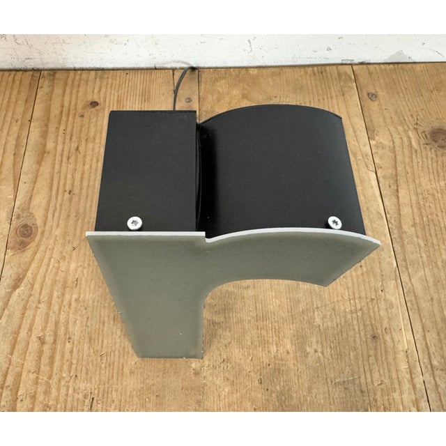 1970s Vintage Grey Illuminated Letter R, 1970s For Sale - Image 5 of 11