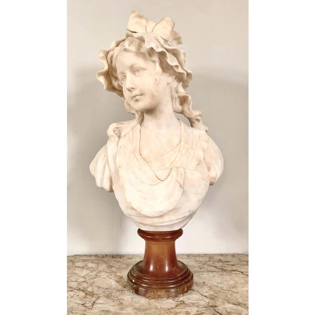 Stone Woman Bust in Alabaster, 19th Century For Sale - Image 7 of 10