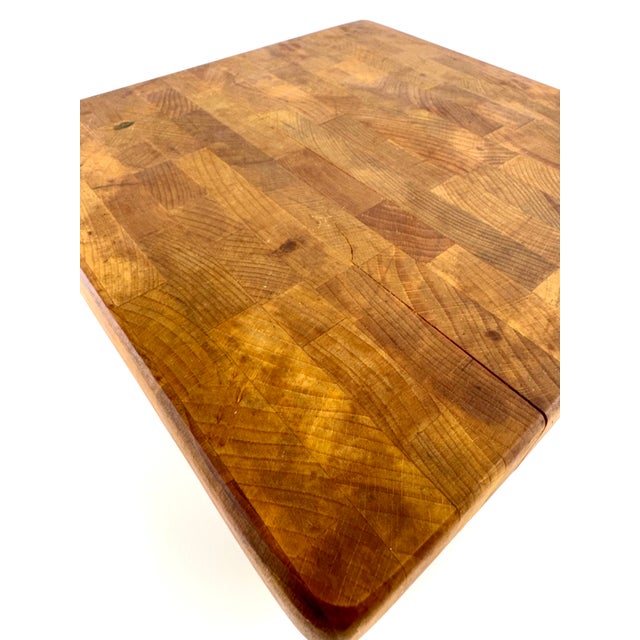 Brown Vintage Mid Century e.l. Bruce End-Grain Footed Butcher Block, Memphis For Sale - Image 8 of 10
