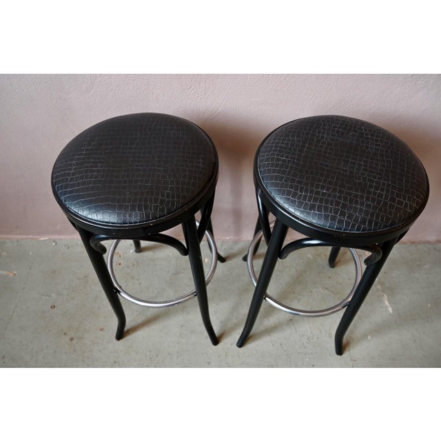 Bistro Bar Stools in Black and Chrome Tortoiseshell Vinyl, 1960s, Set of 2 For Sale - Image 6 of 14