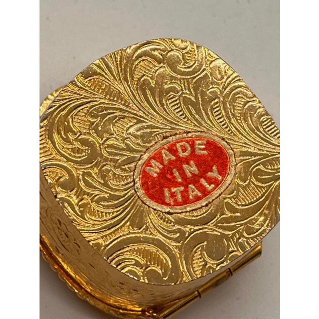 Vintage Italian Porcellane Limoges Pill Box Gold Florentine Fragonard Courting For Sale - Image 9 of 12