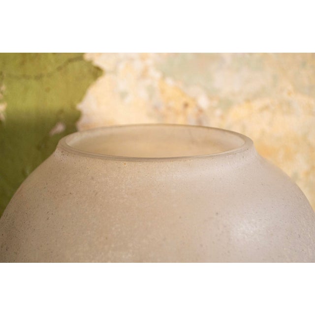 Mid-Century Modern White Scavo Glass Vase from Seguso, Murano, 1960s For Sale - Image 3 of 7