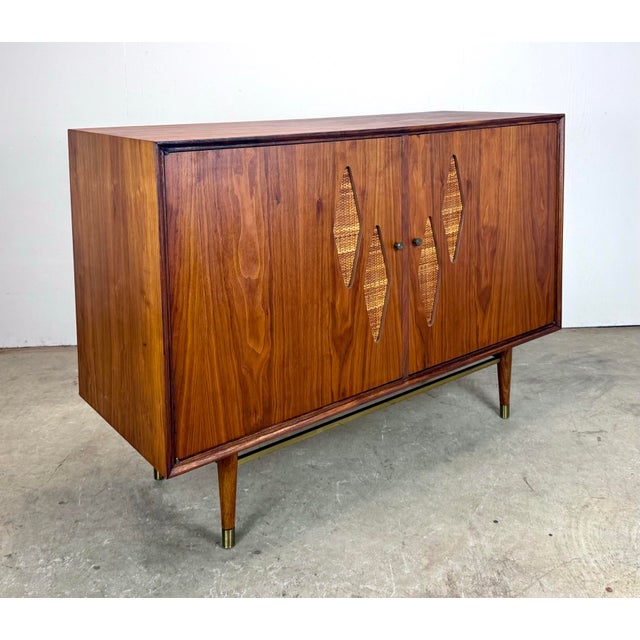 Wood Mid Century Modern Walnut, Cane & Brass Credenza / Media Stereo Cabinet Restored For Sale - Image 7 of 12