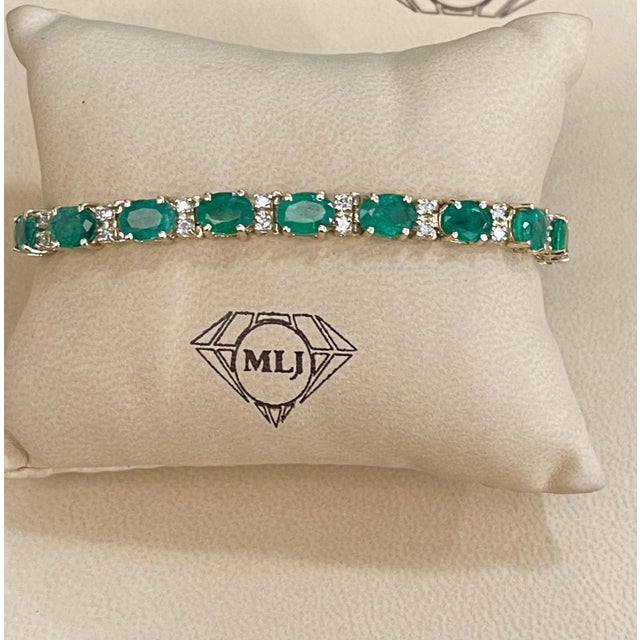 15 Carat Natural Emerald & Diamond Cocktail Tennis Bracelet 14 Karat White Gold For Sale In New York - Image 6 of 18