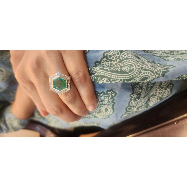 Emerald Art deco style Natural high quality zambian Emerald & diamond ring 18k gold For Sale - Image 8 of 18