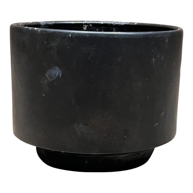 Mid-Century Modern Black Planter by Gainey Pottery, 9.75\" Diameter For Sale