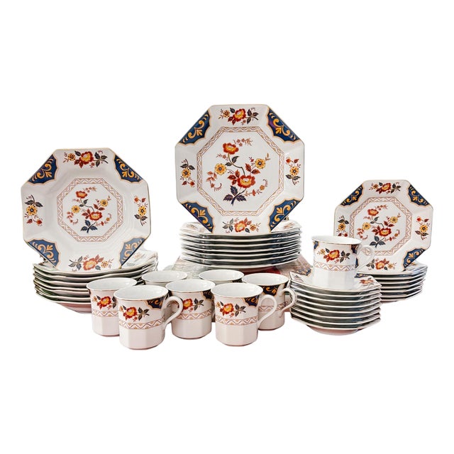 Vintage Mikasa "Far East" Imari Style Octagonal 40-Piece Dinnerware Set – Service for 8 For Sale