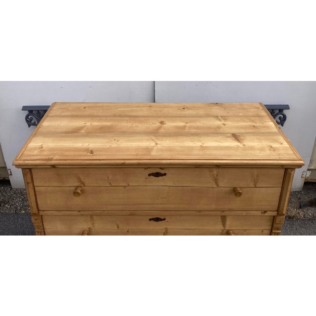Late 19th Century Pine Chest of Three Drawers For Sale In Baltimore - Image 6 of 16