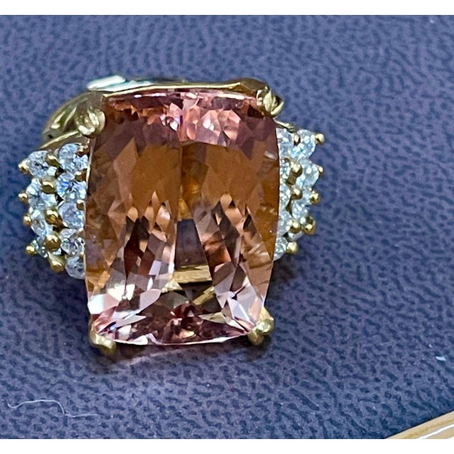 27 Carat Cushion Shape Morganite & Diamond Cocktail Ring 14 Karat Yellow Gold For Sale - Image 10 of 18