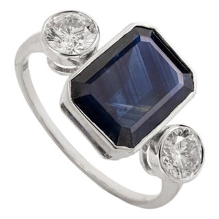 Art Deco Style Natural 3.33 Ct Blue Sapphire & Diamond 18k Gold Three-Stone Ring Size 6.5 For Sale