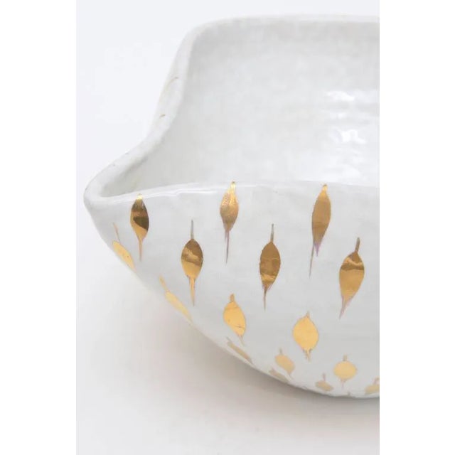 White Vintage Italian Aldo Londi for Bitossi Ceramic Bowl With Gold Feather Plume Design, 60's For Sale - Image 8 of 11