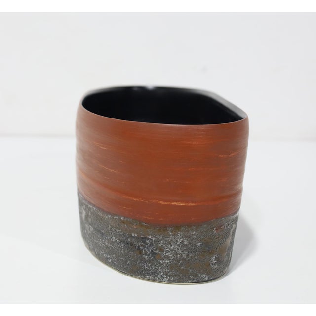 Kathy Erteman Studio Pottery Vessel, 2006 For Sale - Image 9 of 11