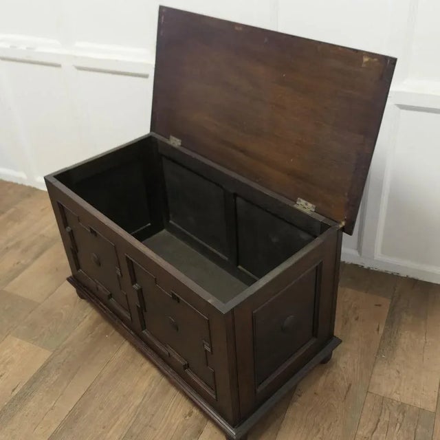 Arts and Crafts Panelled Oak Coffer This is a lovely piece, with a good patina, the chest has two panels on the front,...