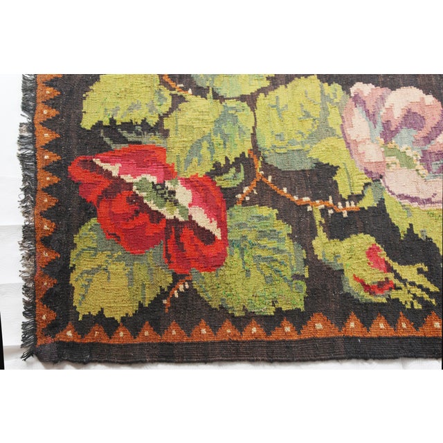 Vintage Moldovan Floral Kilim With Central Vase Bouquet – Handwoven Eastern European Flatweave Square Kilim - 8' 8'' X 9' 2'' For Sale - Image 10 of 11
